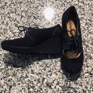 Clarks Women's Sz 8 1/2 Black Corduroy Platforms